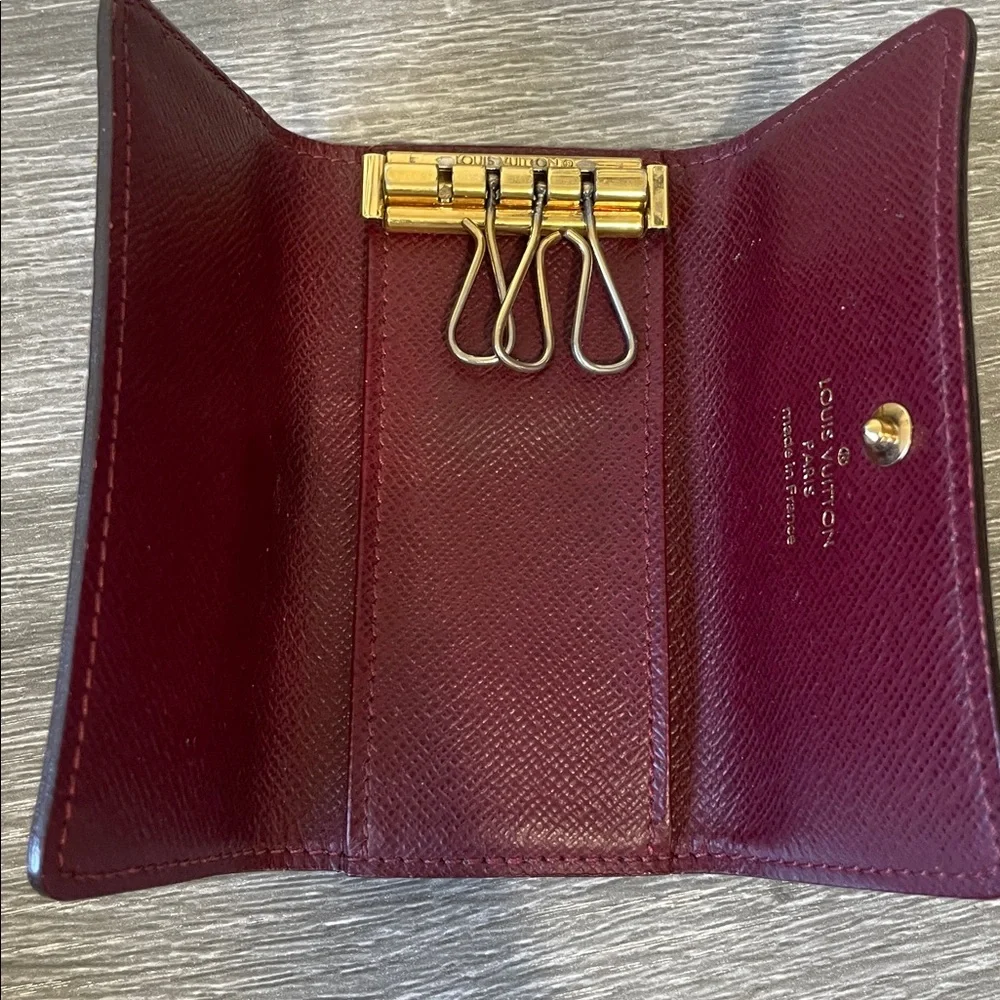 Louis Vuitton Brown Checkered Wallet with Burgundy Interior - Picture 4 of 4